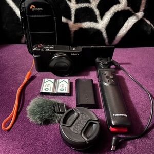 Sony ZV-1 Vlogging Camera Bundle